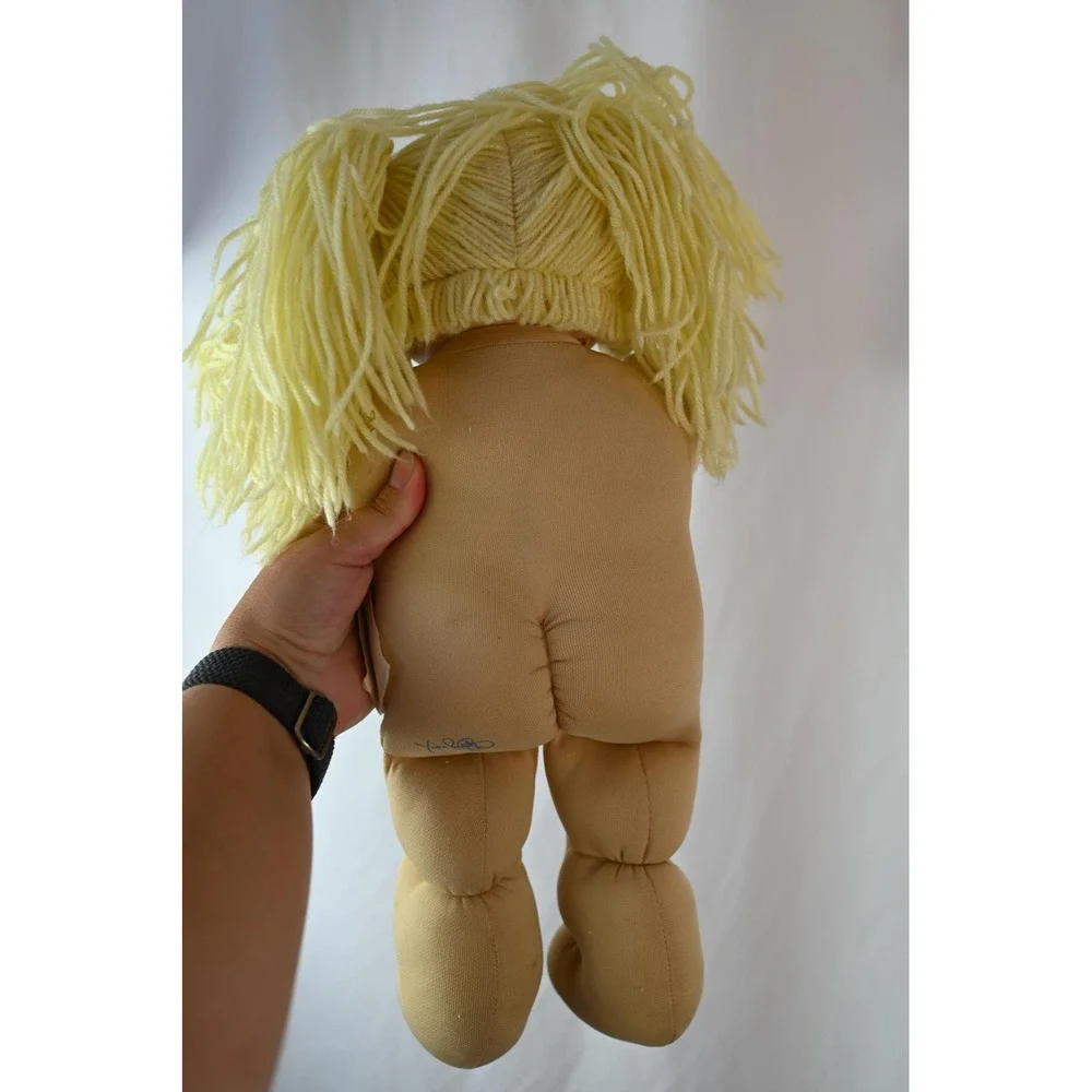Vintage 1982 Cabbage Patch Kids Doll Blonde Yarn Hair Blue Eyes Coleco 17in